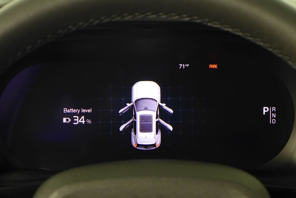 Thumbnail: 2023 Volvo XC40 - 28