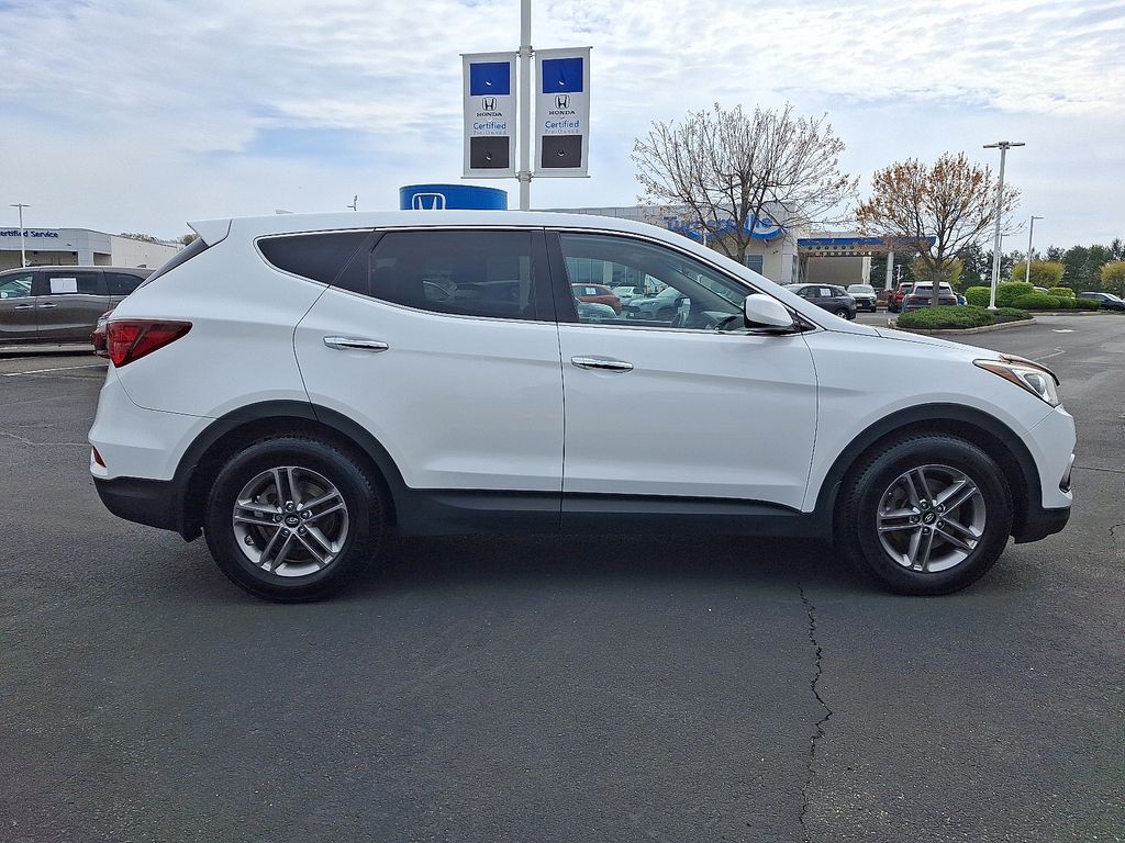 Thumbnail: 2017 Hyundai Santa Fe - 7