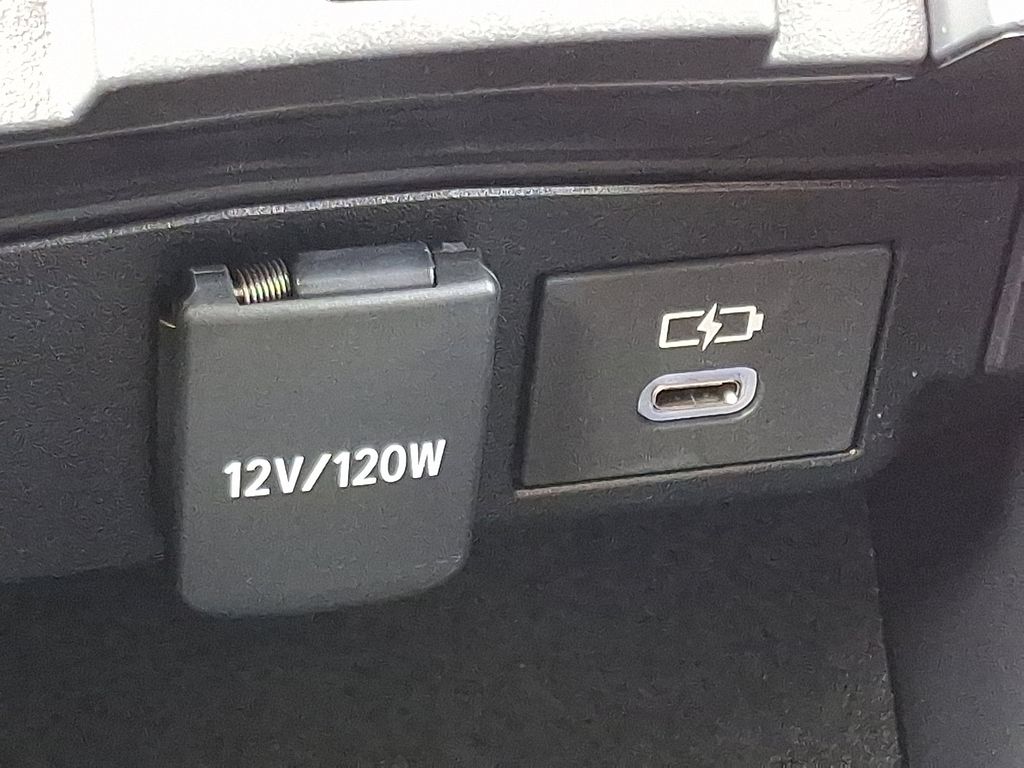 2025 Toyota Corolla Cross L 15
