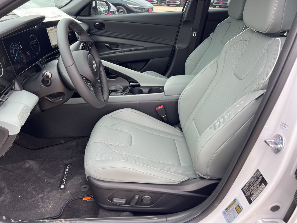 Elantra Hybrid Limited