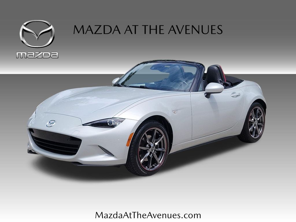 Ceramic White 2016 Mazda MX-5 Miata Convertible Rear-Wheel Drive 6-Speed Manual
