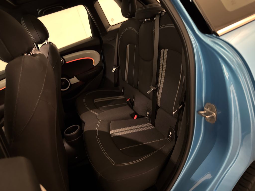Certified Used 2018 Blue MINI Base image 30