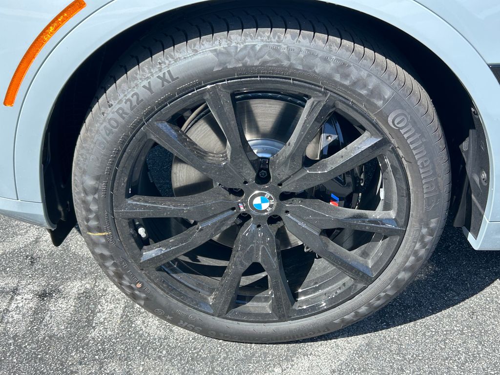 Thumbnail: 2027 BMW X7 - 9