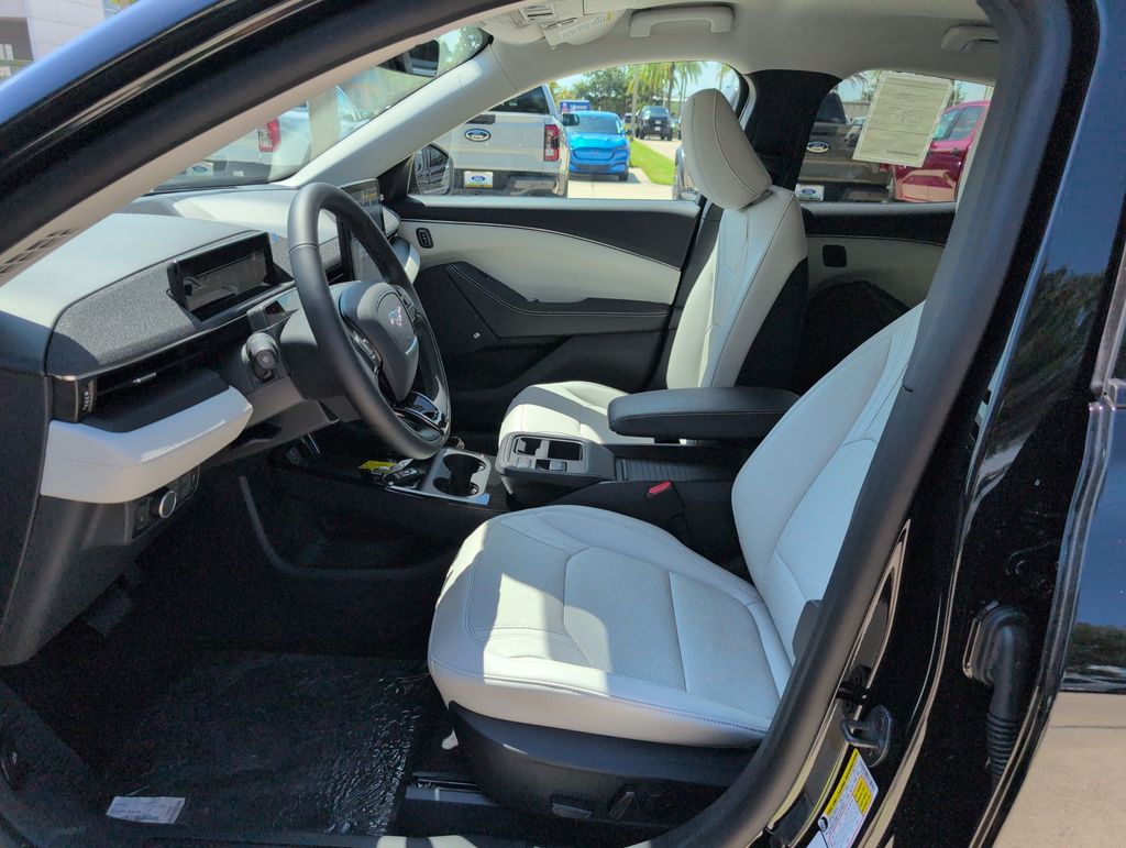 New 2026 Black Ford Premium image 5