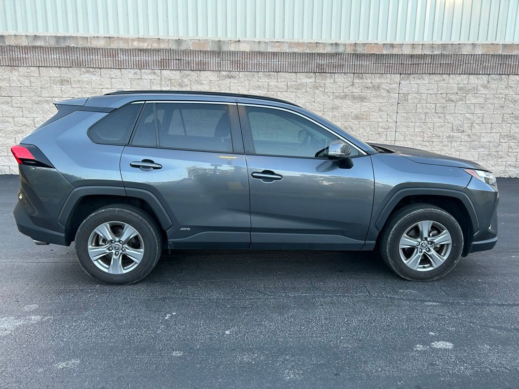2023 Toyota RAV4 LE 6