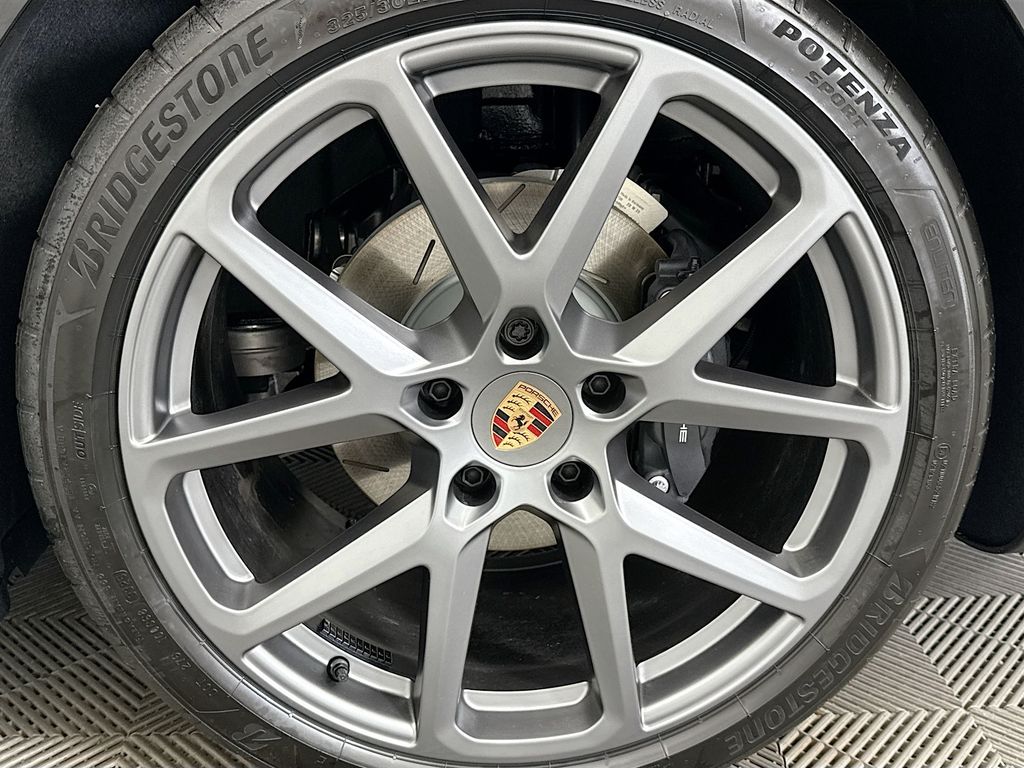 Thumbnail: 2026 Porsche Panamera - 32