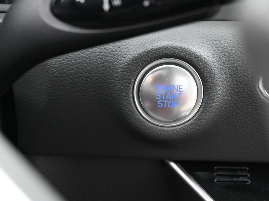 Used 2023 Serenity White Hyundai SEL image 29