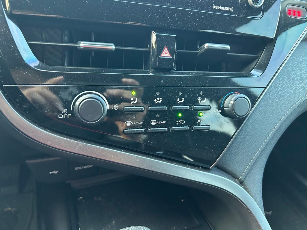 Thumbnail: 2021 Toyota Camry - 26