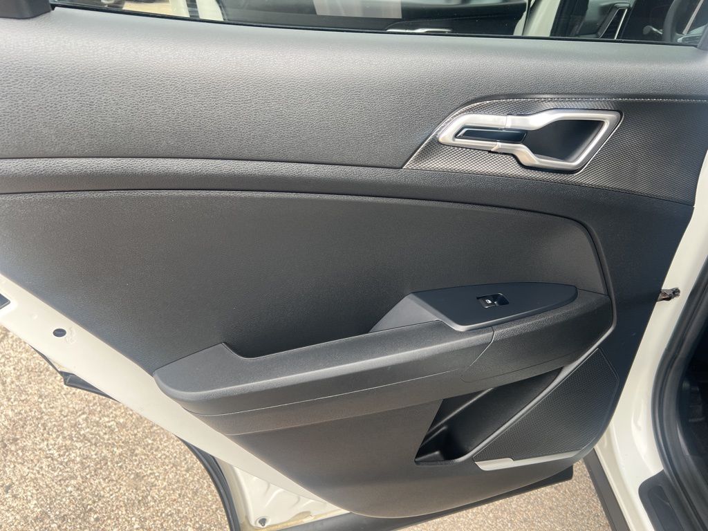 2023 Kia Sportage LX photo