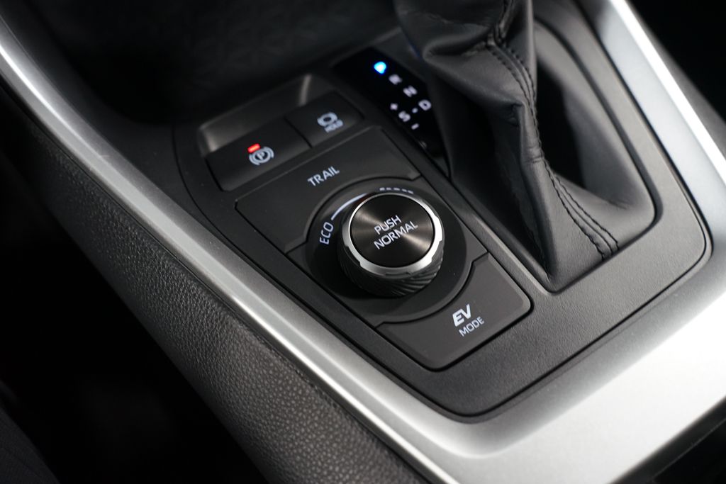 Thumbnail: 2025 Toyota RAV4 - 22