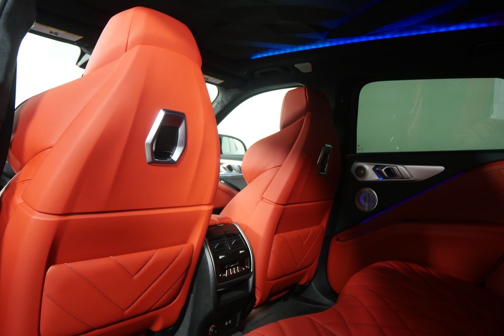 Thumbnail: 2026 BMW XM - 18