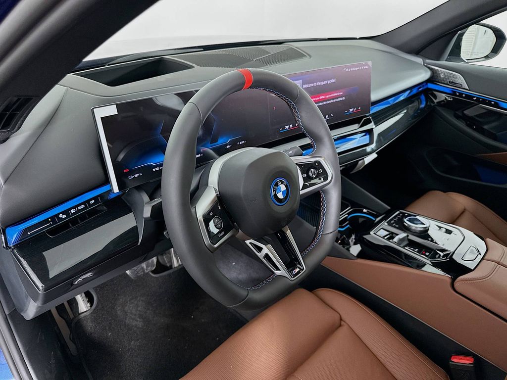 Thumbnail: 2025 BMW i5 - 9