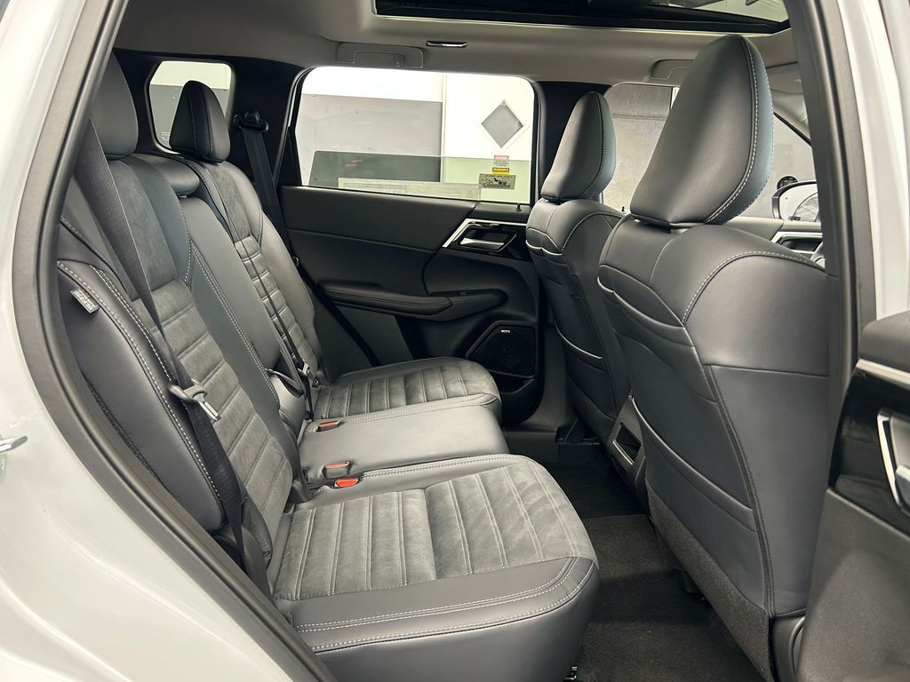 New 2026 White Mitsubishi Trail Edition image 45