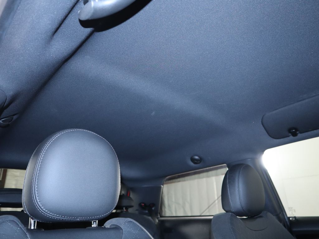 Thumbnail: 2023 MINI Cooper - 20