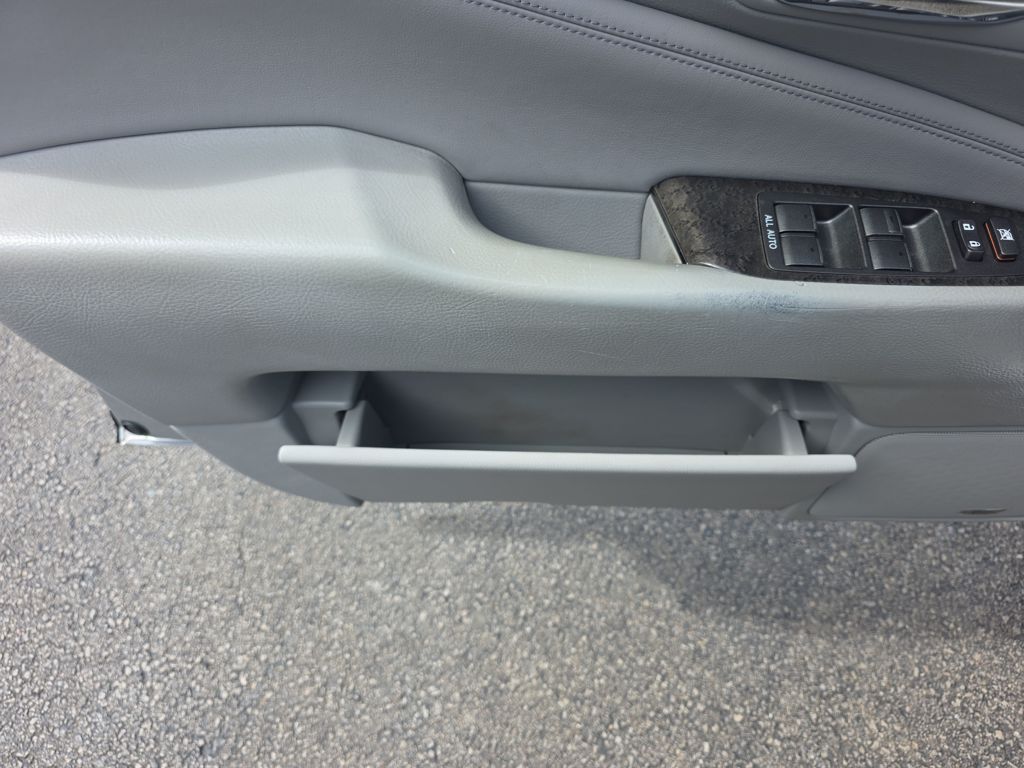 Used 2009  Lexus 460 image 18