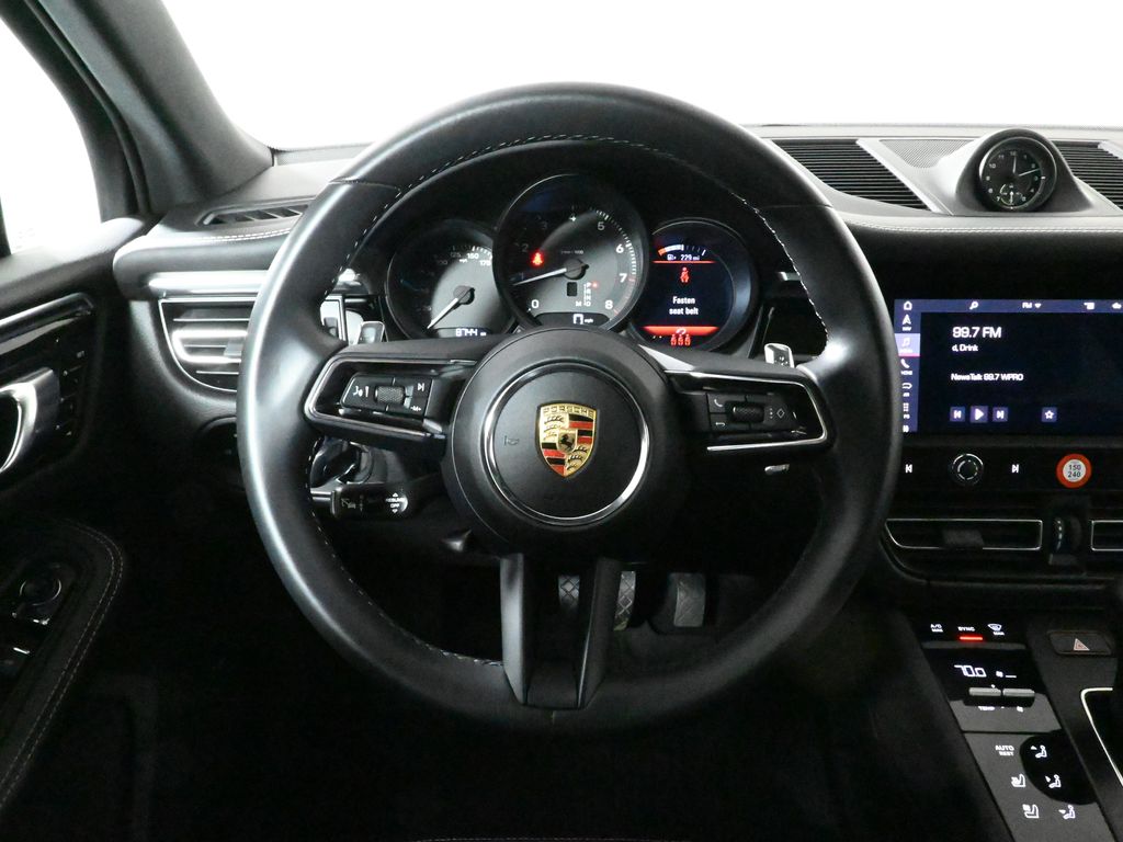 2024 Porsche Macan  20