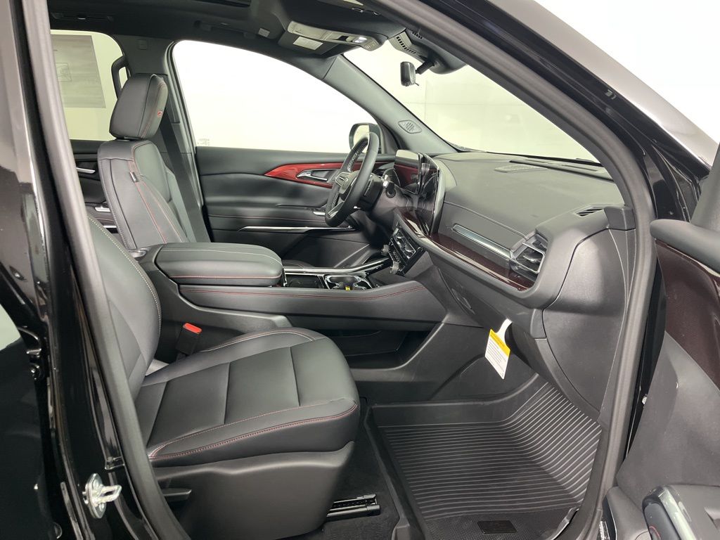 Thumbnail: 2026 Chevrolet Traverse - 8