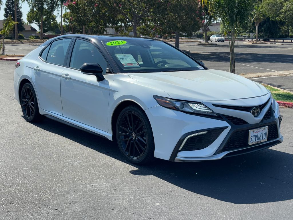2023 Toyota Camry XSE 3