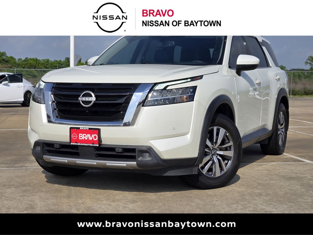 2022 Nissan Pathfinder SL