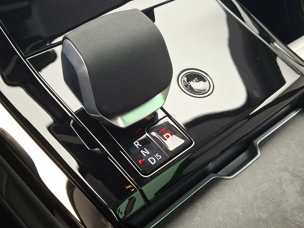 Thumbnail: 2026 Land Rover Range Rover Sport - 12