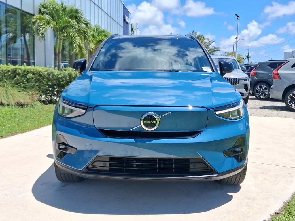 Used 2023 Volvo XC40 Plus with VIN YV4ED3UL2P2072247 for sale in Miami, FL