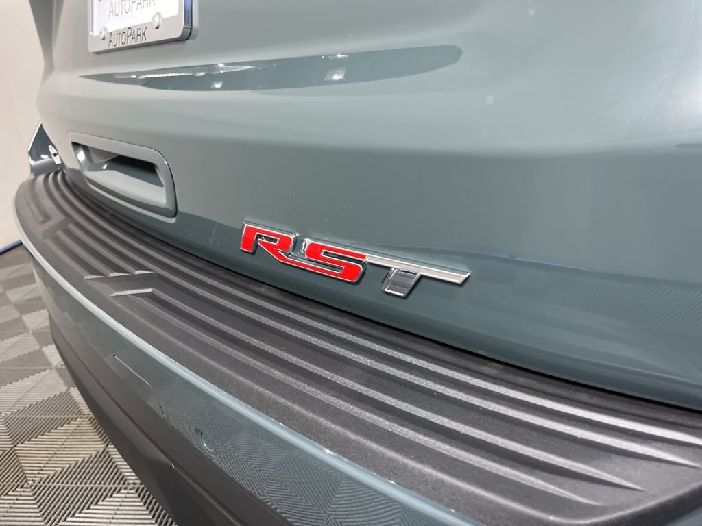 2025 Chevrolet Suburban RST 20