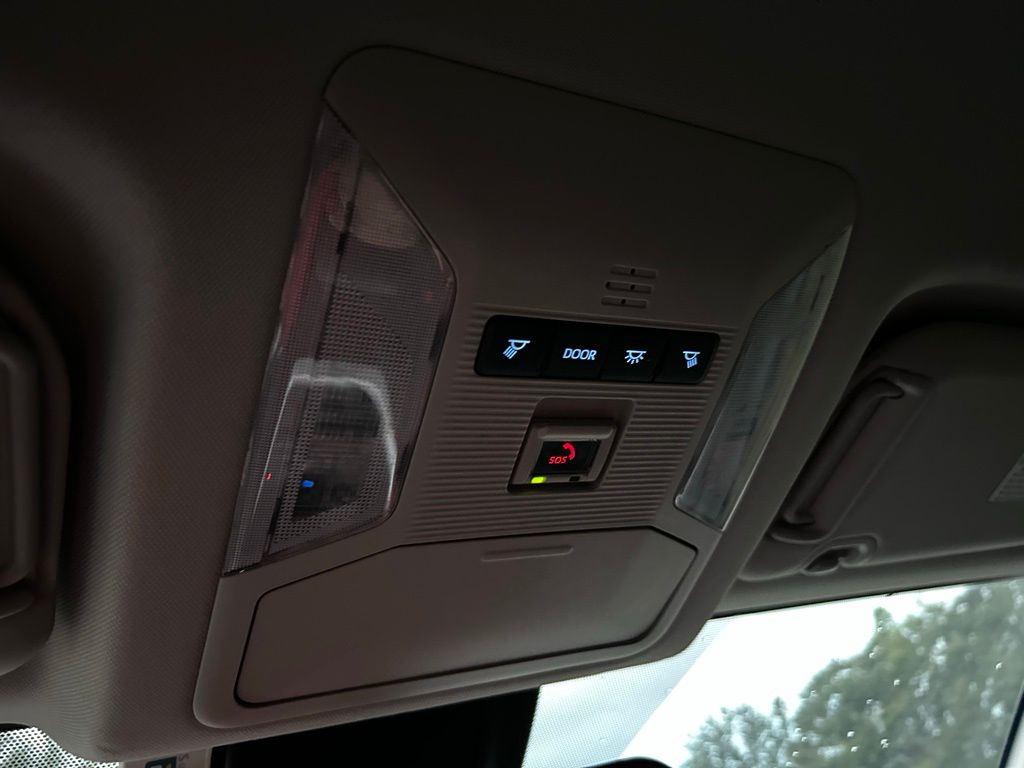 Thumbnail: 2022 Toyota RAV4 - 27