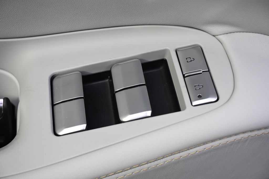 New 2026 White Lincoln Black Label image 24