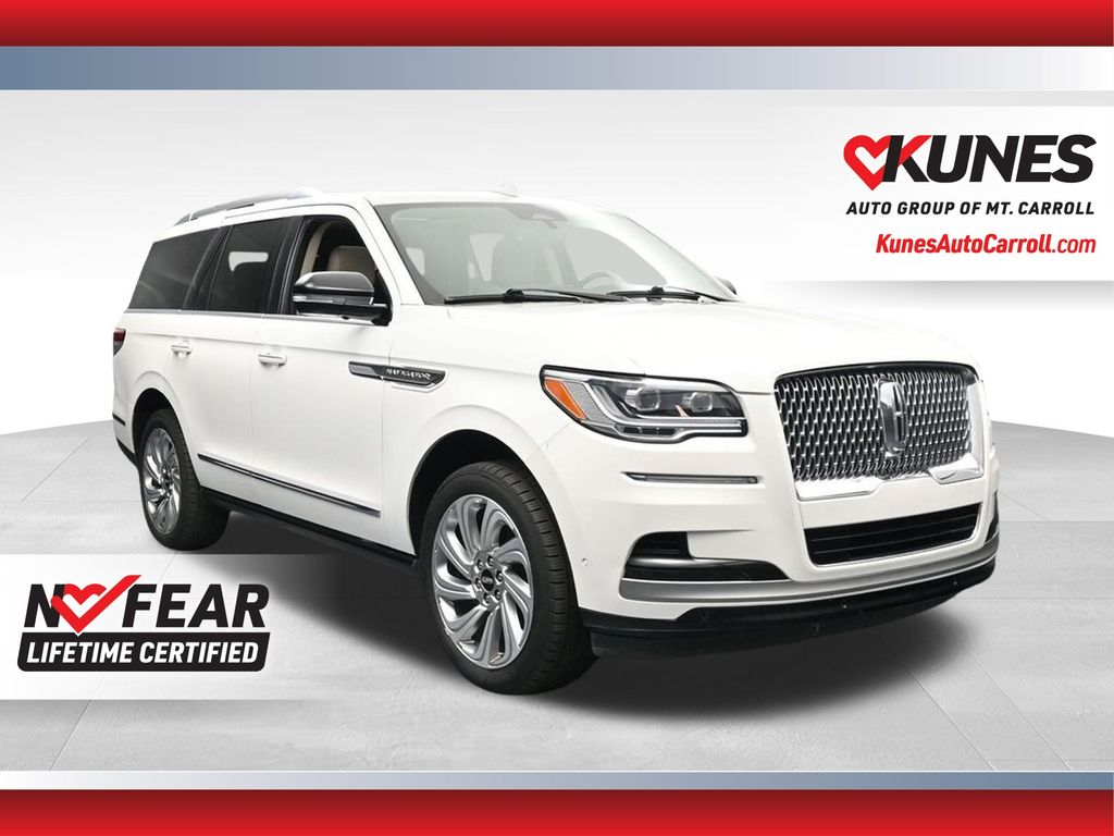 White Metallic 2024 Lincoln Navigator SUV / Crossover Four-Wheel Drive Automatic