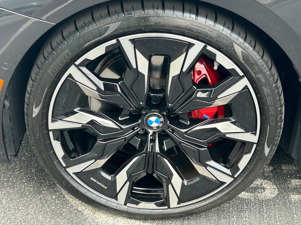 Thumbnail: 2026 BMW 5 Series - 9
