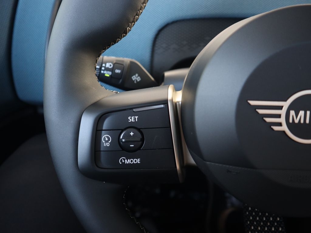 2025 MINI Cooper Countryman Iconic 13