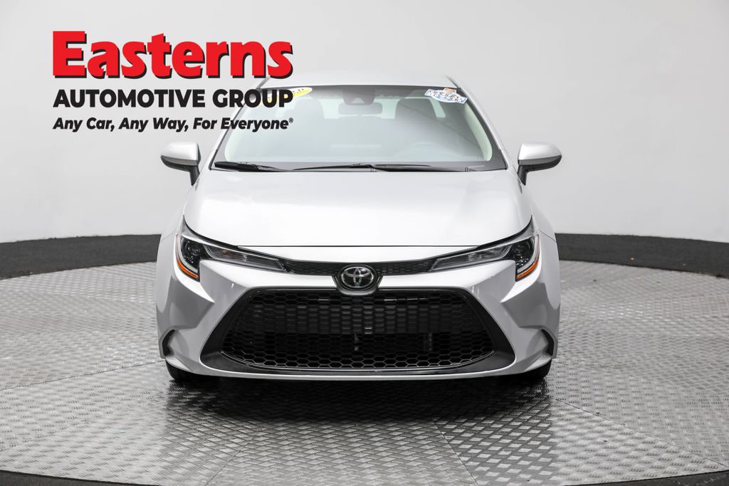 Used 2022 Silver Toyota LE image 2