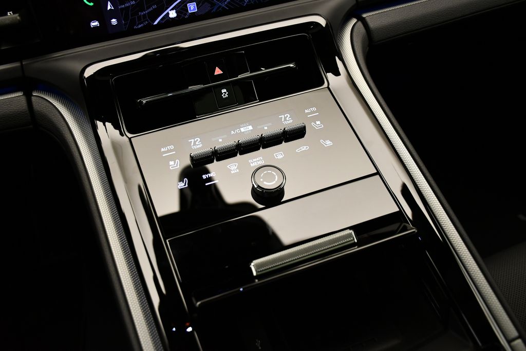 Thumbnail: 2026 Porsche Panamera - 30