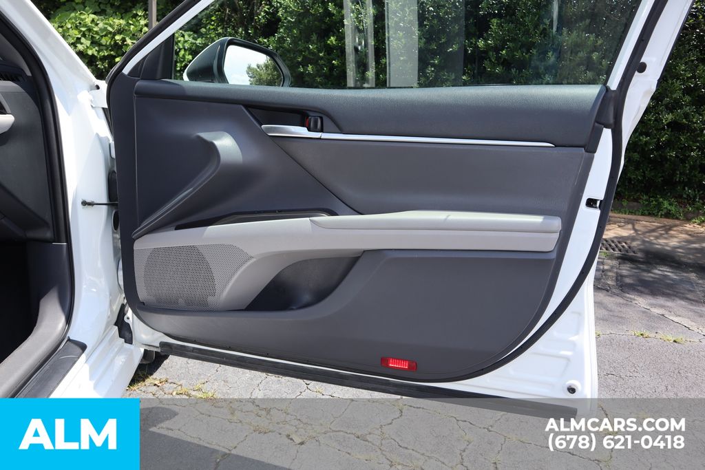 2023 Toyota Camry LE photo 25