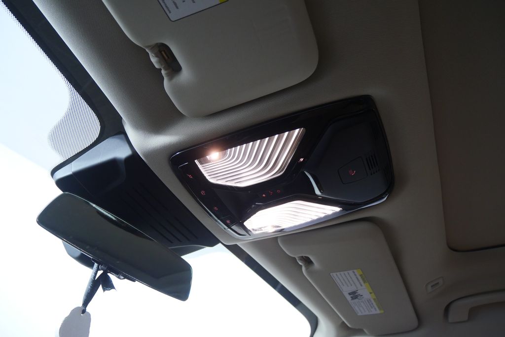 Thumbnail: 2024 BMW X7 - 24