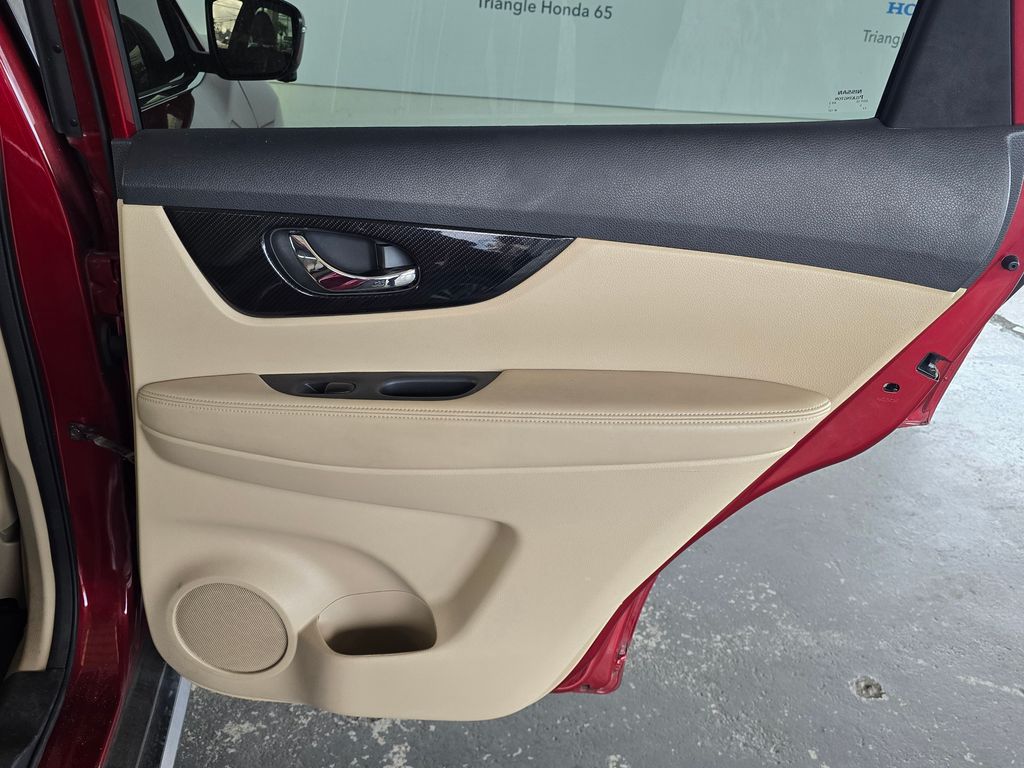 Thumbnail: 2018 Nissan Rogue - 29