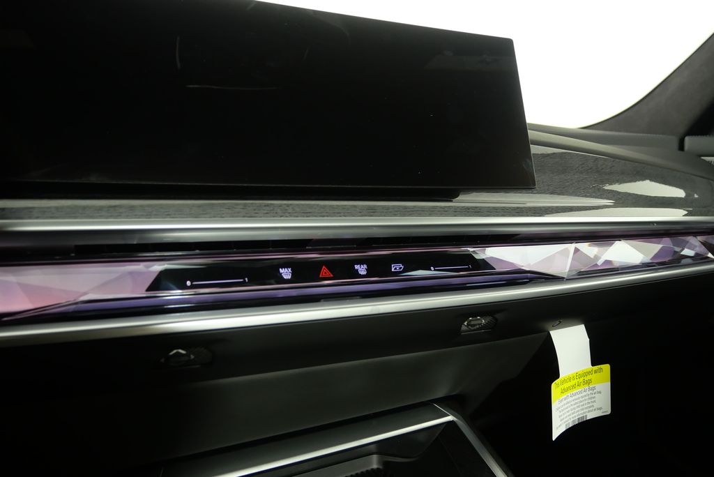 2025 BMW i7 xDrive60 27