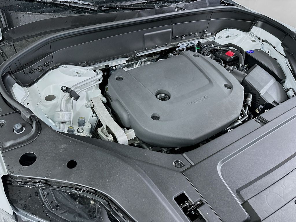 2026 Volvo XC90 Plus - Photo 26