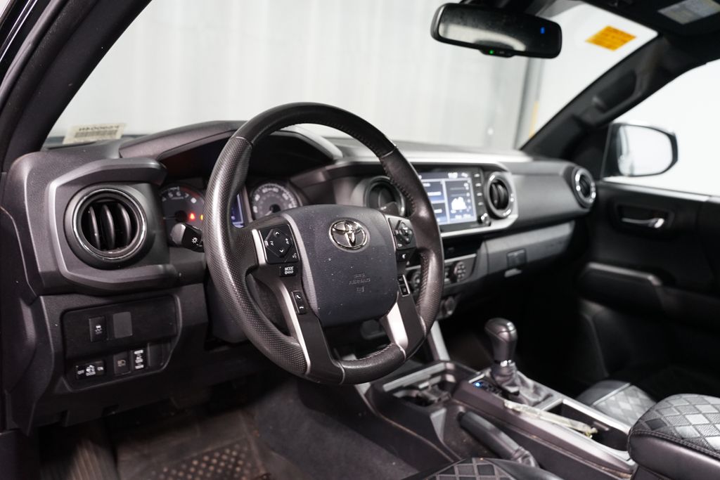 Thumbnail: 2020 Toyota Tacoma - 7