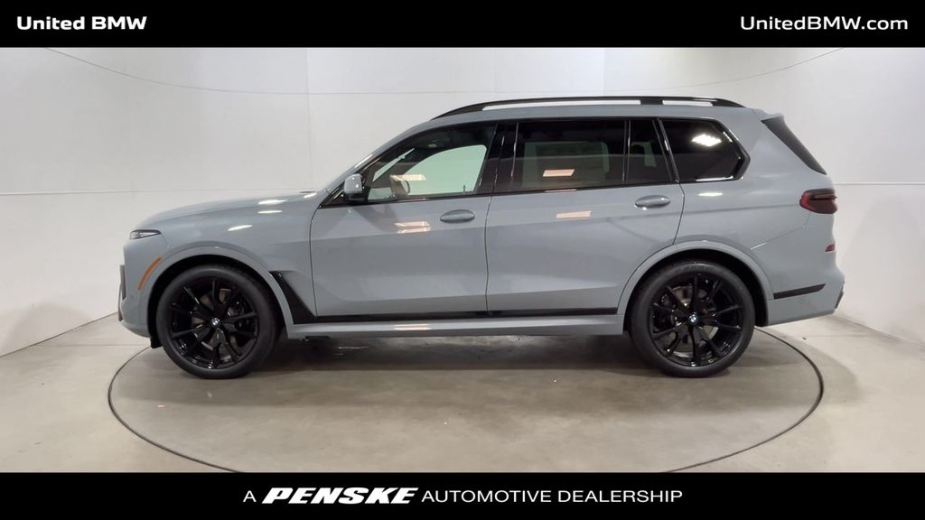 Thumbnail: 2026 BMW X7 - 5