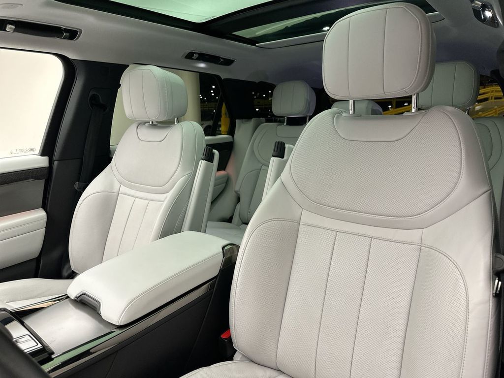 Thumbnail: 2024 Land Rover Range Rover Sport - 22