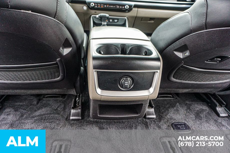 Used 2025 White Kia LXS image 33