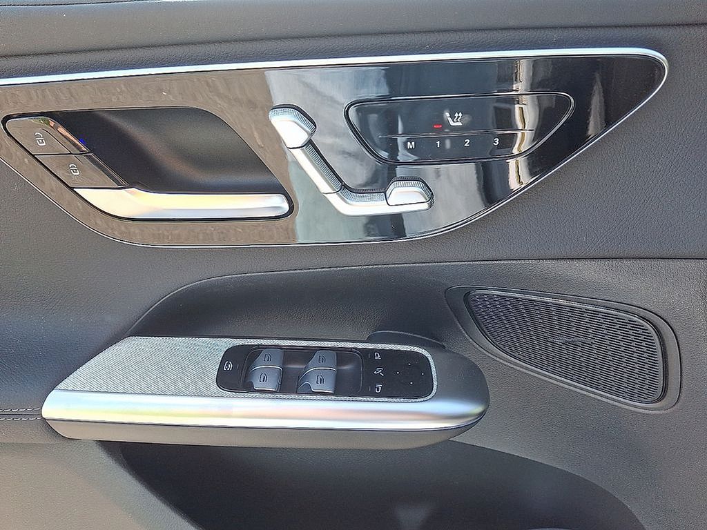 Thumbnail: 2025 Mercedes-Benz GLC - 9