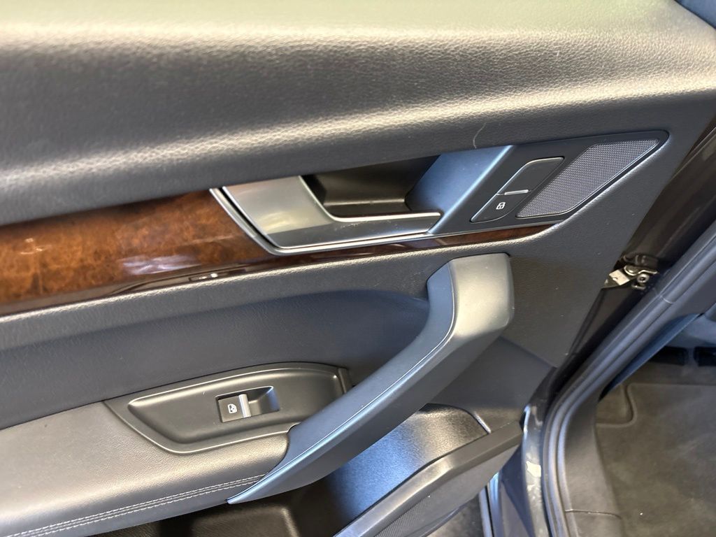 Thumbnail: 2020 Audi Q5 - 19