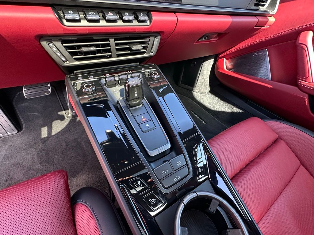 Thumbnail: 2025 Porsche 911 - 31