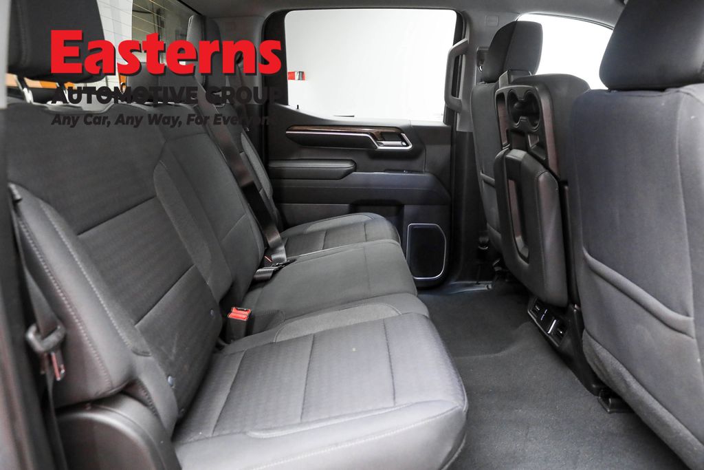 Used 2022 White Chevrolet LT image 22