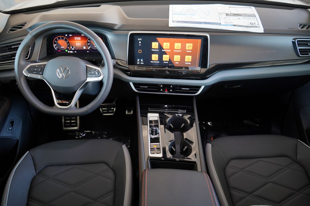 2024 Volkswagen Atlas 2.0T Peak Edition SEL 11