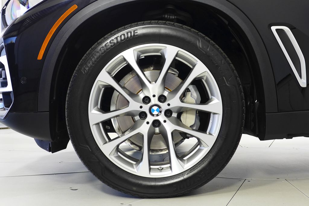 Thumbnail: 2023 BMW X5 - 5