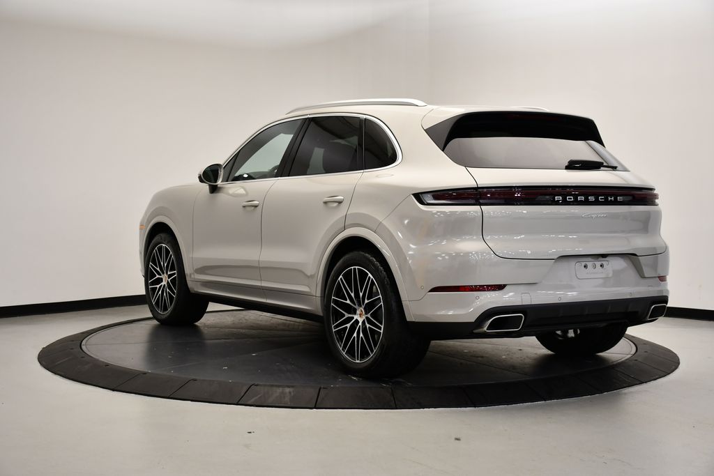 Thumbnail: 2026 Porsche Cayenne - 3