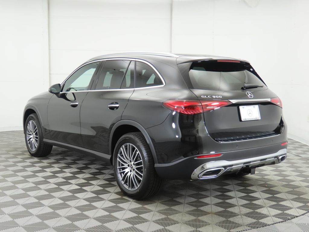 2024 Mercedes-Benz GLC 300 7